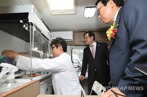 이동식 식품안전센터 살펴보는 정승 처장