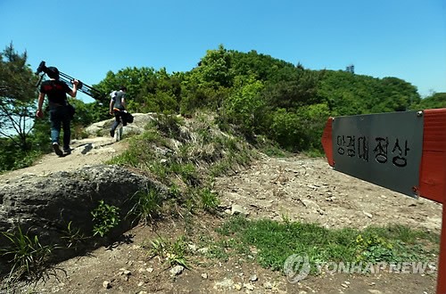 청계산 망경대에 무인기는 없었다