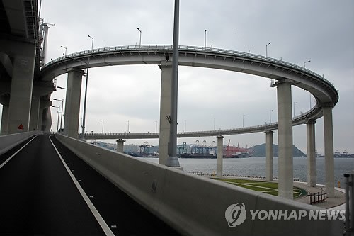 롤러코스터 타는것 같은 부산항대교 주행영상 | 인스티즈