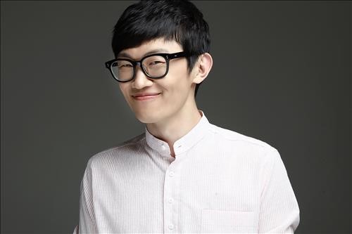 브로콜리너마저 덕원 솔로 데뷔…신인가수된 기분이죠