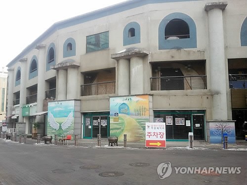 텅 빈 수원 남문로데오 거리 상가건물
