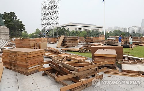 철수되는 열린음악회 무대