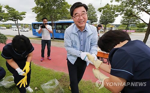 청소용역근로자 만난 이기권 고용노동부 장관