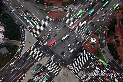 제2롯데월드에서 내려다본 잠실 사거리