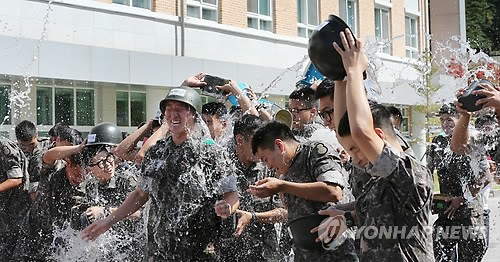 군대 부조리 시원하게 씻어냅시다