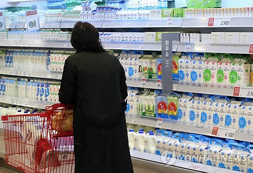 포근한 겨울 예보에 우유 재고량 증가 우려