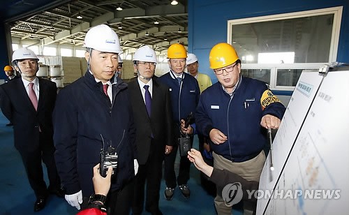 울산 기업 방문한 정종섭 행정자치부 장관