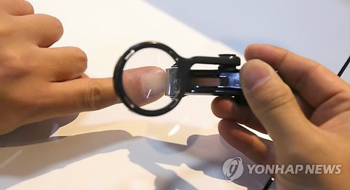 눈이 침침해도 손톱 자를 수 있는 손톱깎이