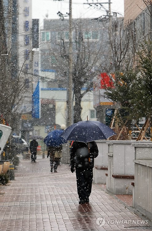 설악산 영하 17.2도…영동 최대 10㎝ 눈 예보