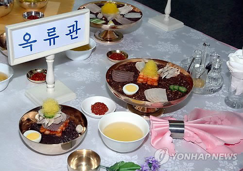 북한서도 냉면 최고 맛집 경쟁…옥류관vs청류관
