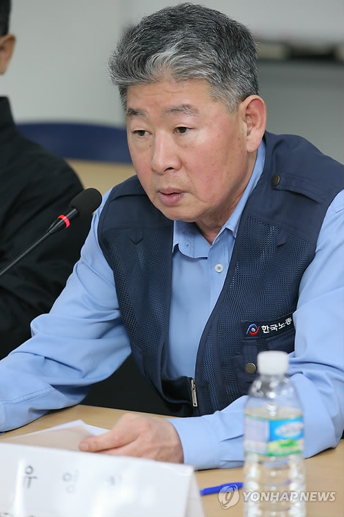 개회사 하는 유영철 한국노총 중앙연구원장