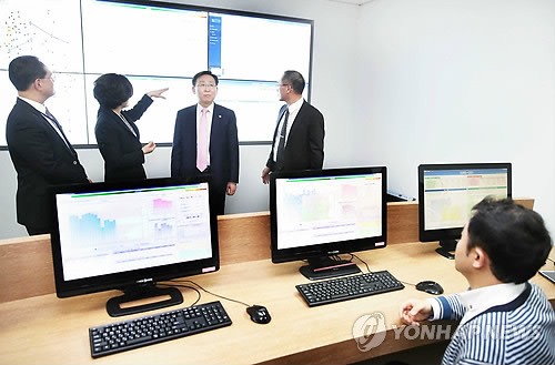 에너지신산업 관련 현장 방문한 문재도 차관