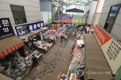 잘나가던 꽃분이네도 썰렁…메르스에 손님 끊긴 국제시장