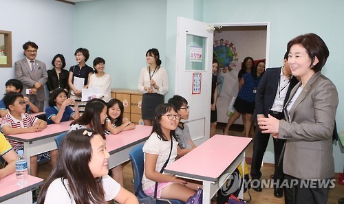 청소년 수련관 찾은 김희정 장관