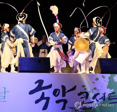 도심의 국악공연