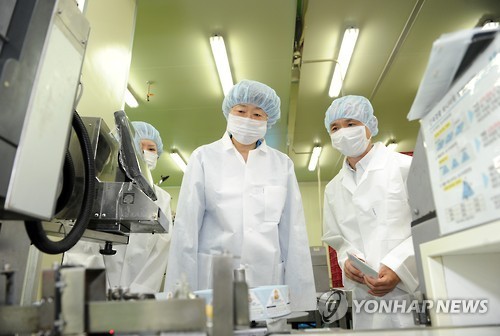 김밥·도시락 제조업체 현장 찾은 김승희 식약처장