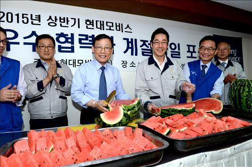 현대모비스 전국 협력사 250곳에 수박 1만통 전달