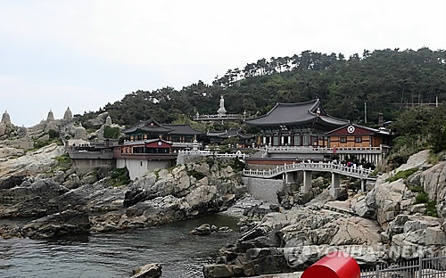 어촌에서 후릿그물 체험하고 이색등대 구경하세요