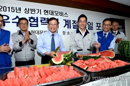 현대모비스 전국 협력사 250곳에 수박 1만 통 전달
