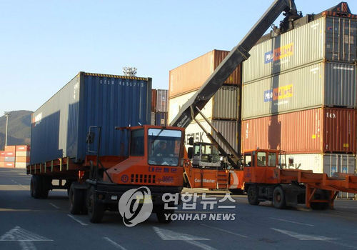 부산항 야드 트랙터 LNG 전환 속도 낸다