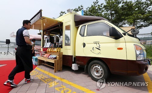 청계천·대학로 파라솔 식당 허용…푸드트럭 활성화