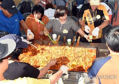 춘천 막국수닭갈비축제 100인분 닭갈비