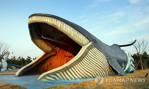 모노레일 타고 고래특구 관광…울산 장생포에 설치