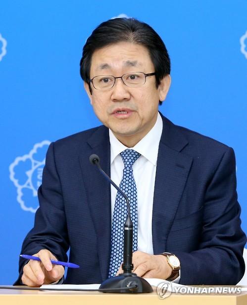 편리한 연말정산 발표하는 김봉래 국세청 차장