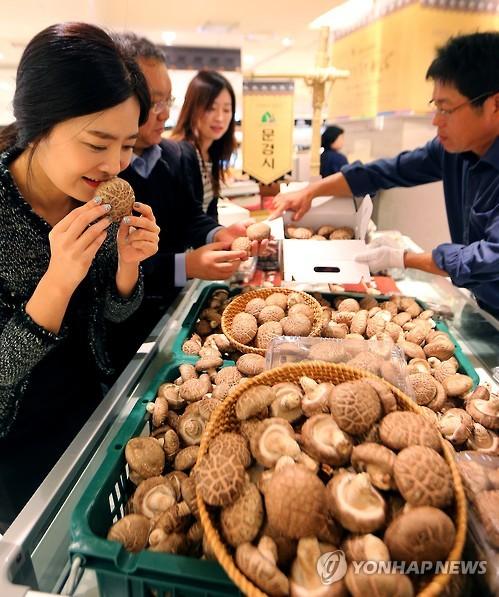 지차체간 협력으로 백화점에서 열린 푸드 박람회