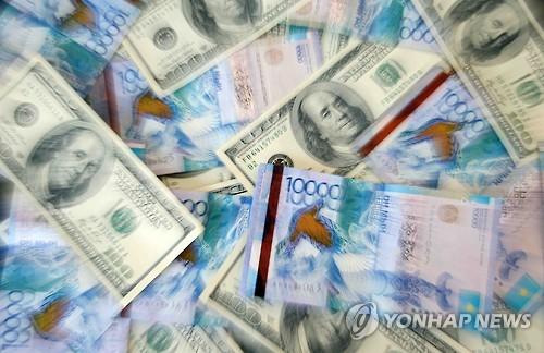 카자흐 통화가치 두 달 새 63%↓…불안감 확산