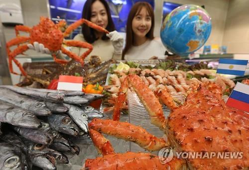 다양한 수입 수산물이 한 곳에