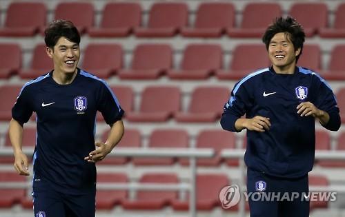 활짝 웃는 이창민과 권창훈