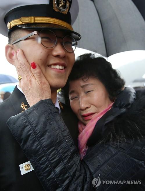 손자야 고생 많았지?