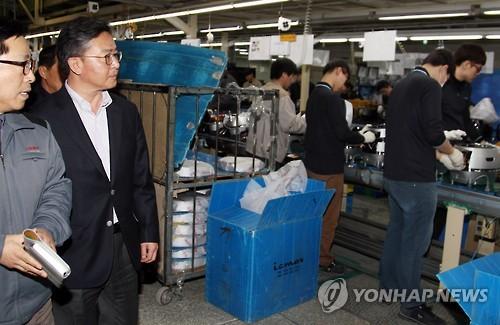 쿠쿠전자 찾은 통일부 장관