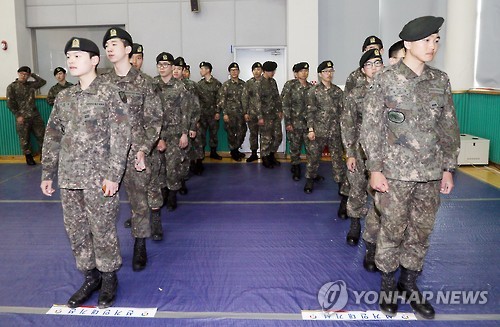 <총선> 오와 열 맞춰 투표