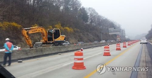 영동고속도로 보수 공사 5월 초 연휴에는 중단