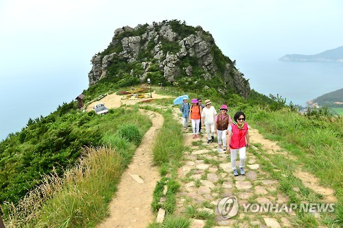 호랑이 전설이 서린 청산도 범바위