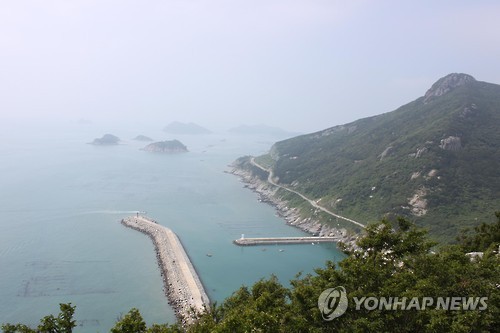 보족산 정상서 바라본 보길도  풍광