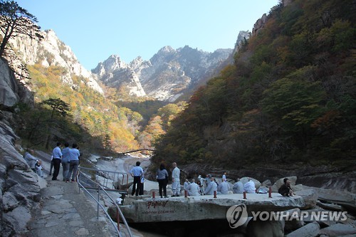 금강산 관광중단 8년인데도 깜깜…고성 주민 뿔났다