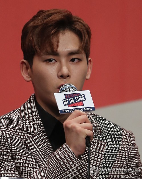 인사말하는 호야