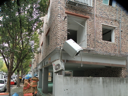 전주 한 원룸서 가스폭발…경찰 자살 시도 추정