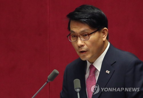 북핵 대응책 질문하는 윤상현