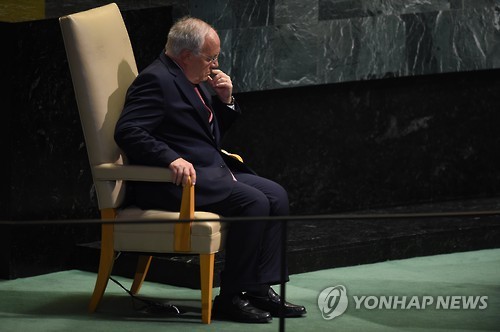 스위스 의회 이민제한법 완화…英 브렉시트 협상서 고심