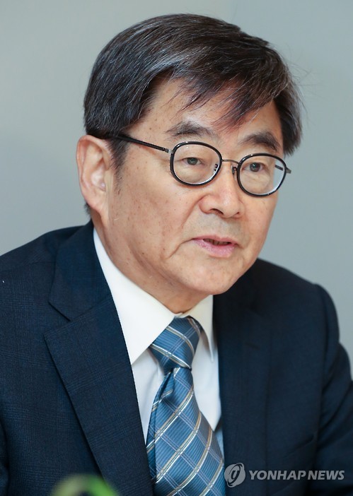 발언하는 안경환 전 국가인권위원회 위원장