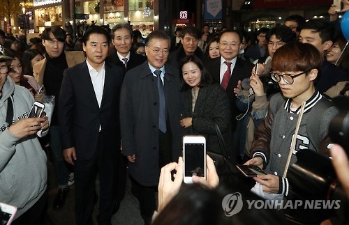 문재인 대구에 안기다 | 인스티즈