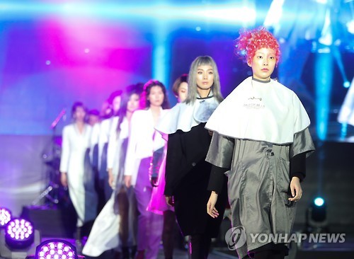 국내 최초로 열린 헤어쇼 청담컬렉션