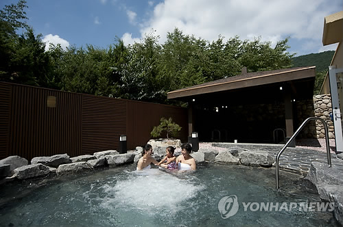 수안보 한화리조트에 연수원 건립…온천시설도 2배 확장