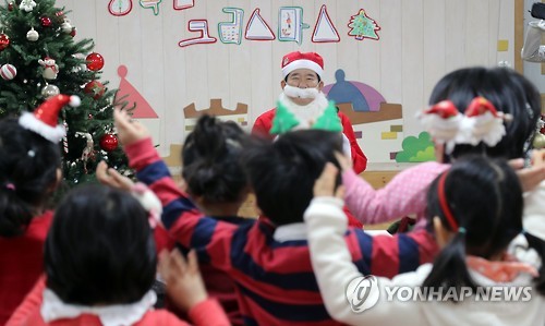 어린이 찾아 온 국회 산타
