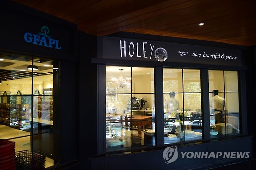 23명 사망 인질테러 방글라 식당 주저앉고 싶지 않다 재기