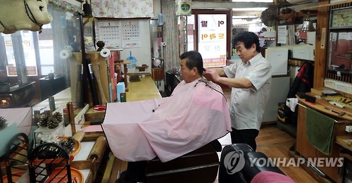 아낌없이 사랑 실천하는 김동만 이발사